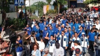 Dekat Rumdis Gubernur, E2L Kumpul dan Hantar Partai Demokrat Sulut Daftar Bacaleg ke KPU