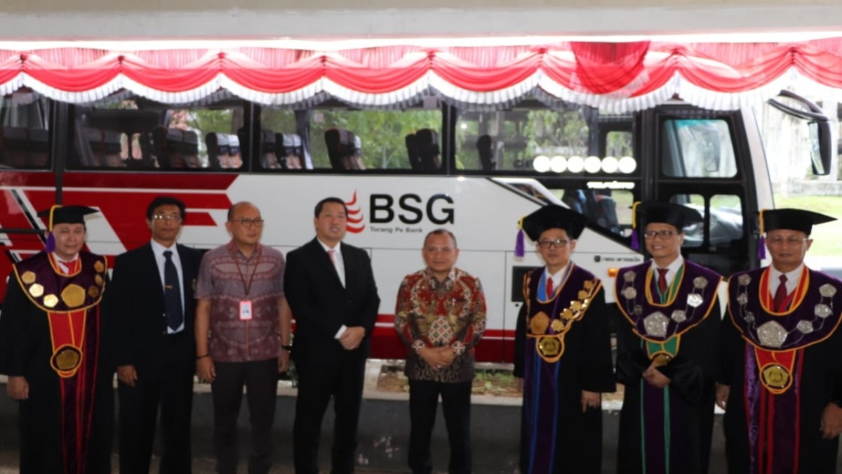 Bus Operasional bantuan Bank SulutGo ke Unsrat