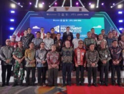 Bank SulutGo Salurkan Kartu Kredit Pemerintah Daerah di North Sulawesi Investment Forum 2025