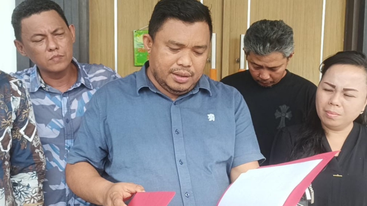 Alfianus A Boham, SH dari kantor hukum AAB & Partners, menggugat Direktur Utama dan Manajemen RSUP Prof dr RD Kandou serta Direktorat Jenderal Pelayanan Kesehatan Kementerian Kesehatan sebesar Rp 2,5 miliar
