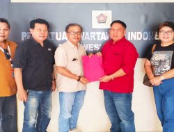 Fernando Adam Resmi Mendaftar Calon Ketua Dewan Kehormatan PWI Sulut