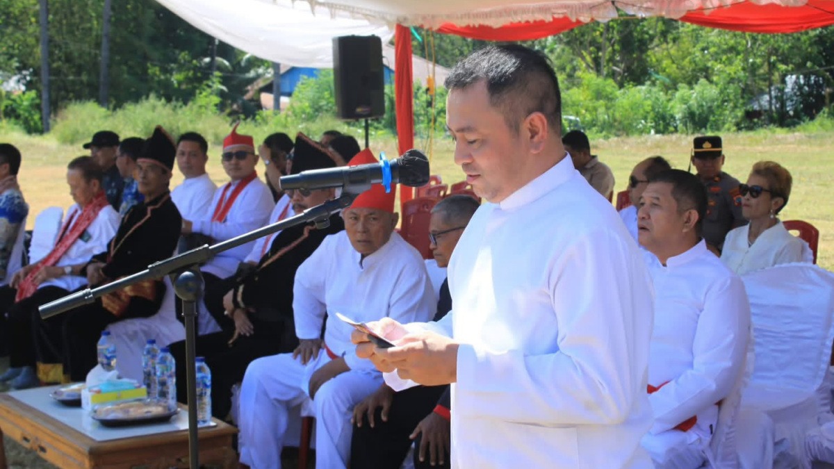 Ketua Panitia Albert Mokodongan, SE